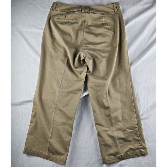 DOCKERS Khaki Beige Capris Women's Size 4 Ideal Fit - Picture 2 of 7
